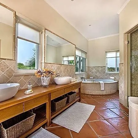 Sleeps 14 Pool Air Con Wifi Villa