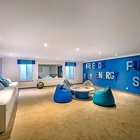 Sleeps 14 Pool Air Con Wifi * Quinta do Lago