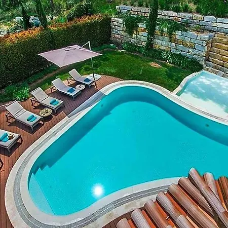 Sleeps 14 Pool Air Con Wifi Willa *