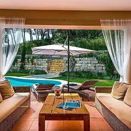 Sleeps 14 Pool Air Con Wifi